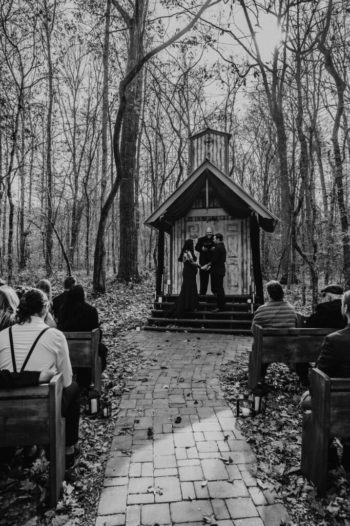 Couple getting married at the Chapel in the Hollow